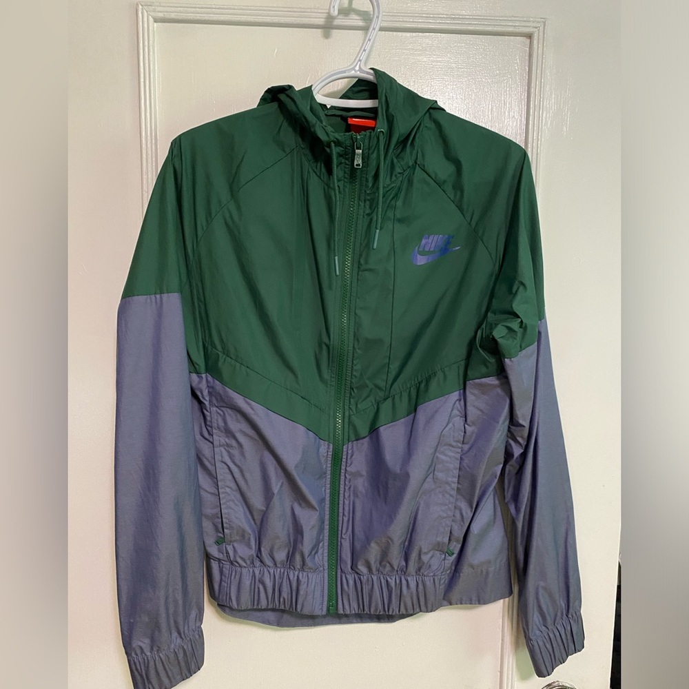Nike windbreaker, size small perfect condition